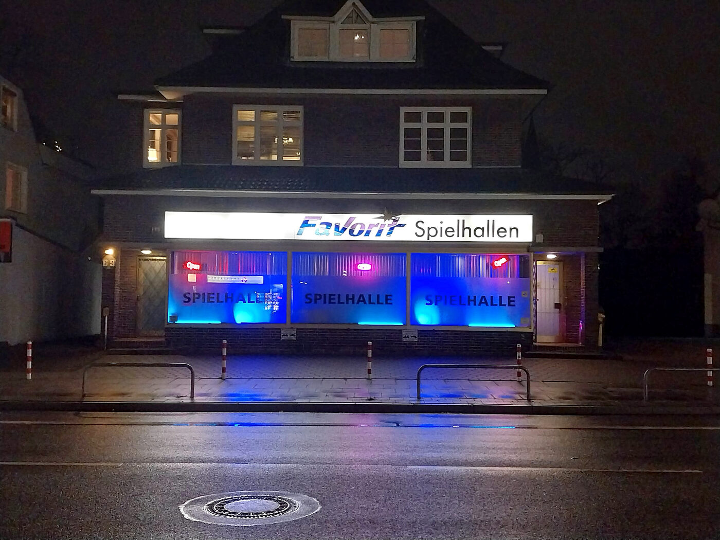 Spielhalle Favorit Rahlstedt, Außenansicht