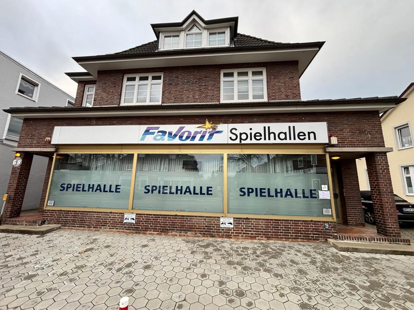 Spielhalle Favorit Rahlstedt, Außenansicht